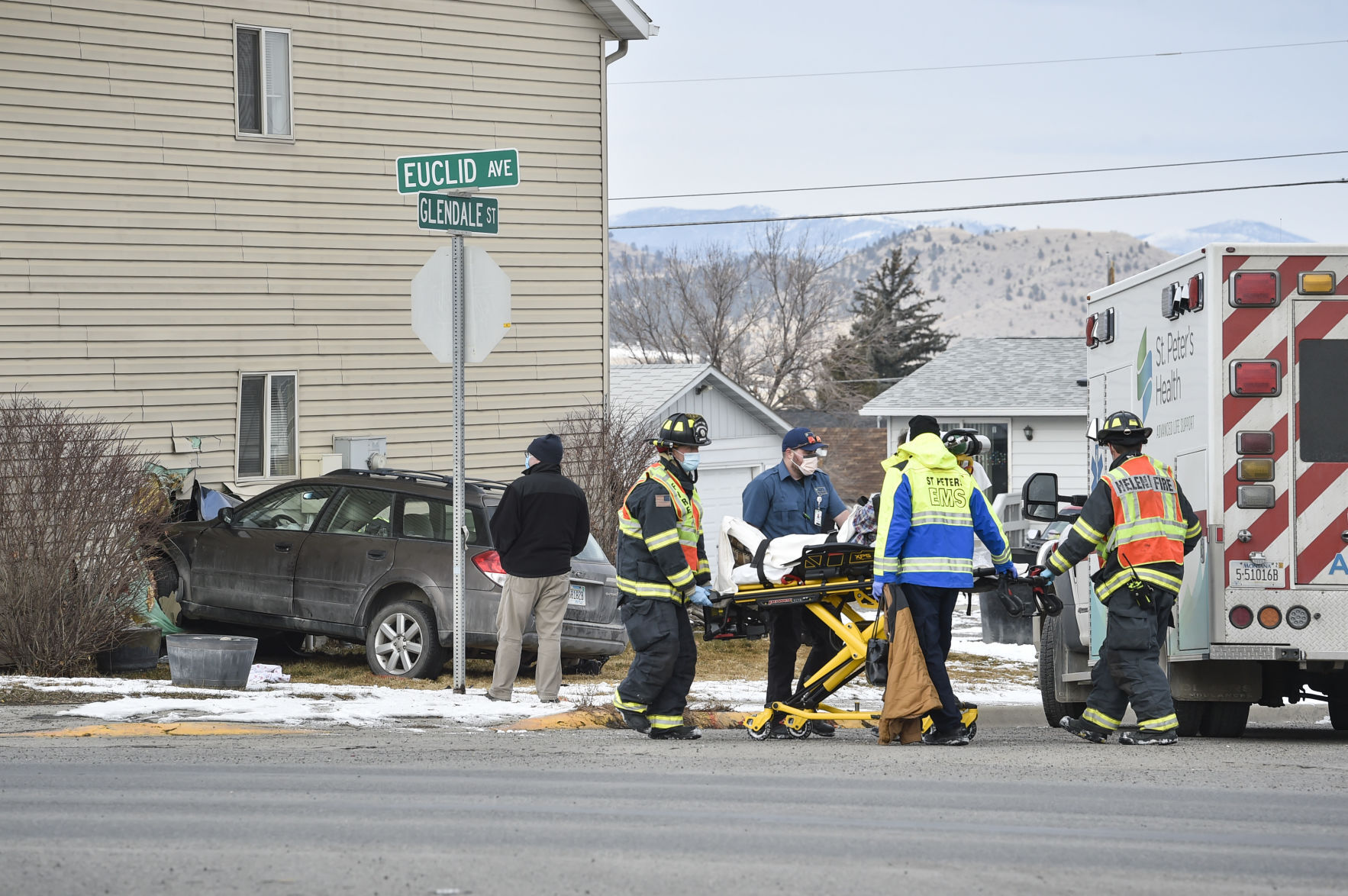 Photo: Vehicle vs apartment
